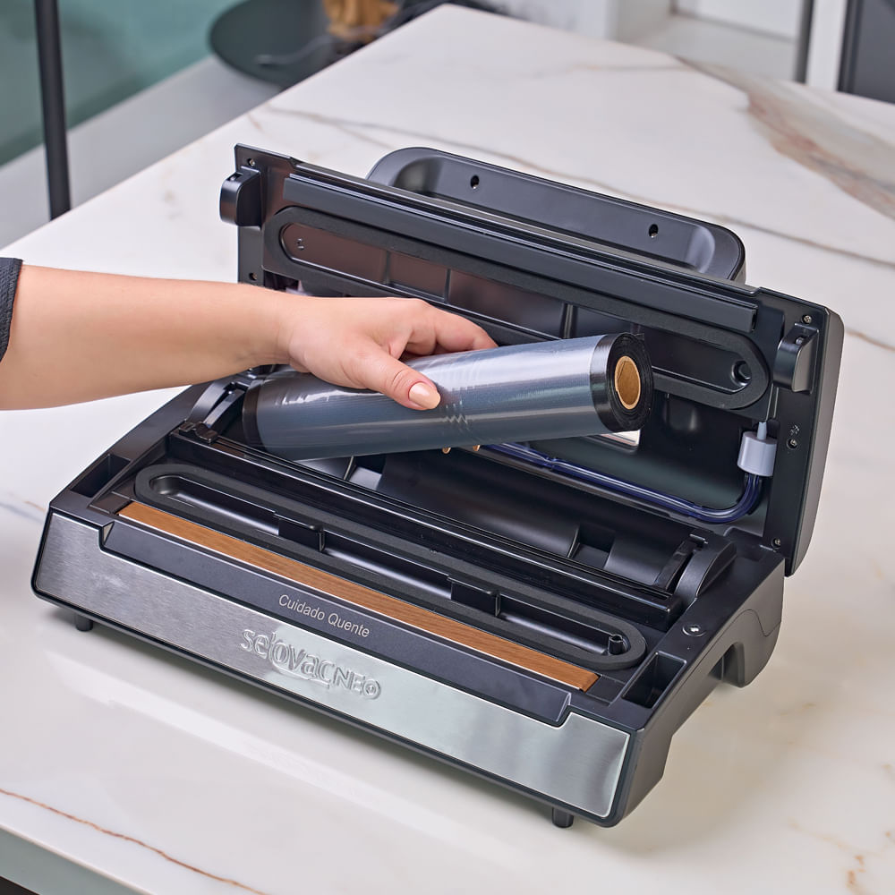 Embalagem para Vácuo em Rolo Gofrado Preta e Transparente 28 cm x 5 m Pacote - Selovac